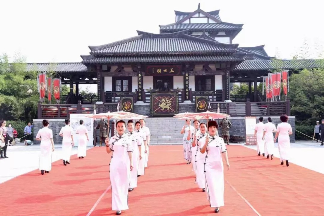 “十一”小长假完美收官:“三个古城”赢得海内外游客高度称赞(图7) “十一”小长假完美收官:“三个古城”赢得海内外游客高度称赞(图7)